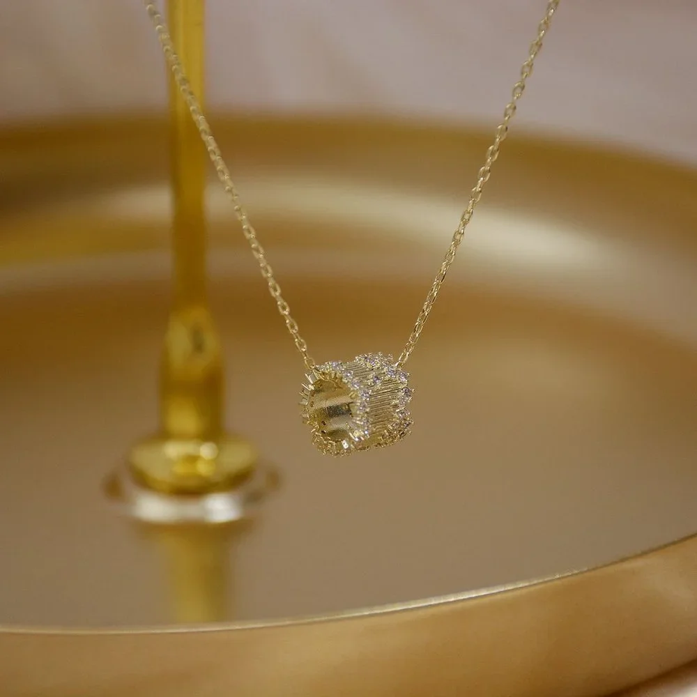 NEW 14k Gold Plated Round Diamond Geometric Textured Pendant Necklace